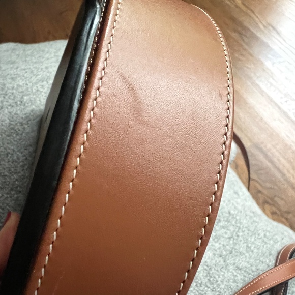 Authentic LOEWE Cross Body leather HEEL pouch/bag - Picture 6 of 7